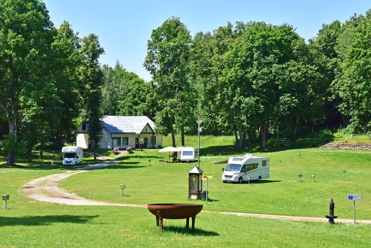 Slenis Trakuose Hotel Trakai Bagian luar foto