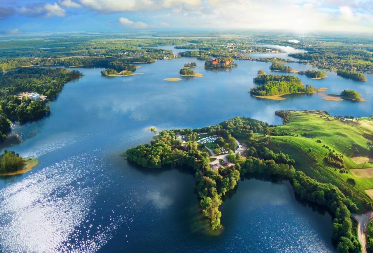 Slenis Trakuose Hotel Trakai Bagian luar foto